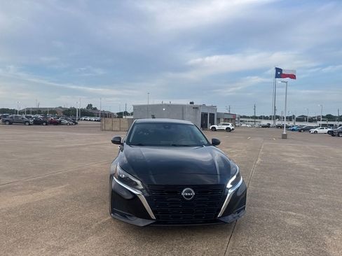 Certified 2023 Nissan Altima 2.5 SV FWD image 4