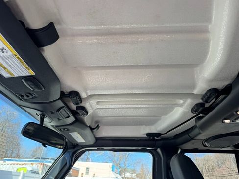 Used 2022 Jeep Gladiator Sport image 30