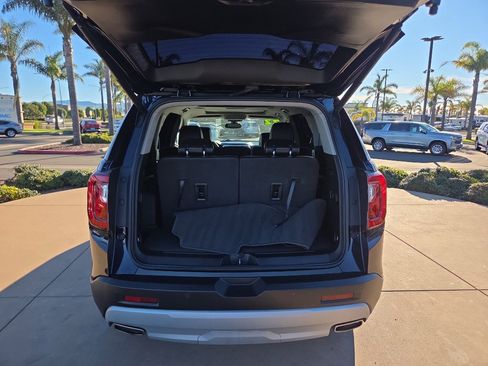 Used 2022 GMC Acadia SLT w/ Technology Package image 5