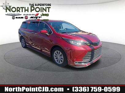 Used 2022 Toyota Sienna XLE