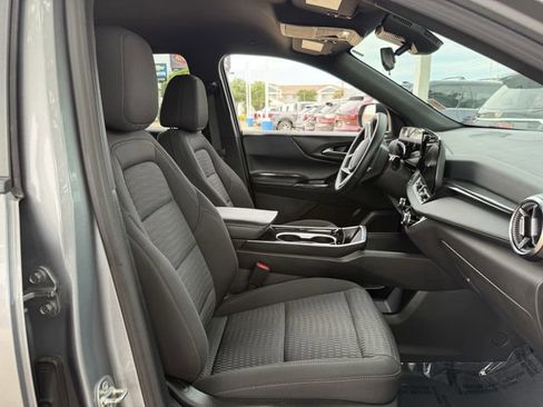 Used 2025 Chevrolet Equinox LT FWD image 28
