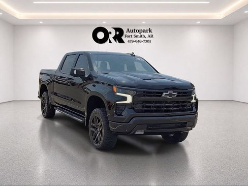 Used 2023 Chevrolet Silverado 1500 LT Trail Boss w/ LT Trail Boss Premium Package AWD/4WD image 1
