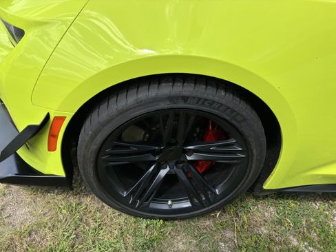Used 2021 Chevrolet Camaro ZL1 RWD image 5