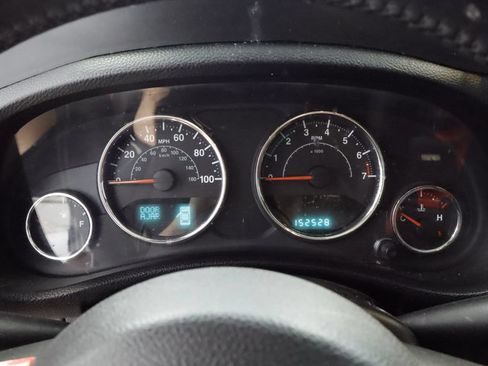 Used 2013 Jeep Wrangler Unlimited Sahara w/ Dual Top Group AWD/4WD image 20