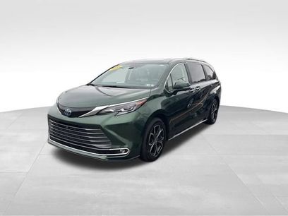 Used 2025 Toyota Sienna Platinum