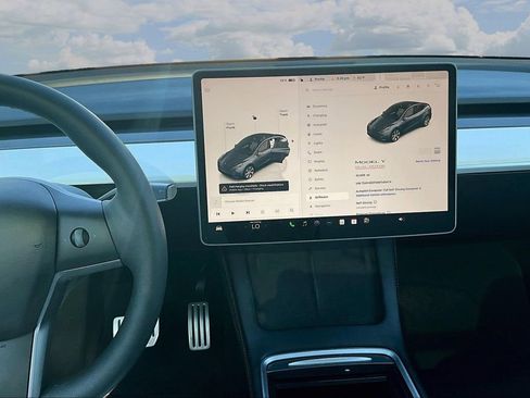 Used 2022 Tesla Model Y Performance AWD/4WD image 9