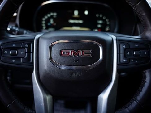 Used 2023 GMC Yukon SLE image 17
