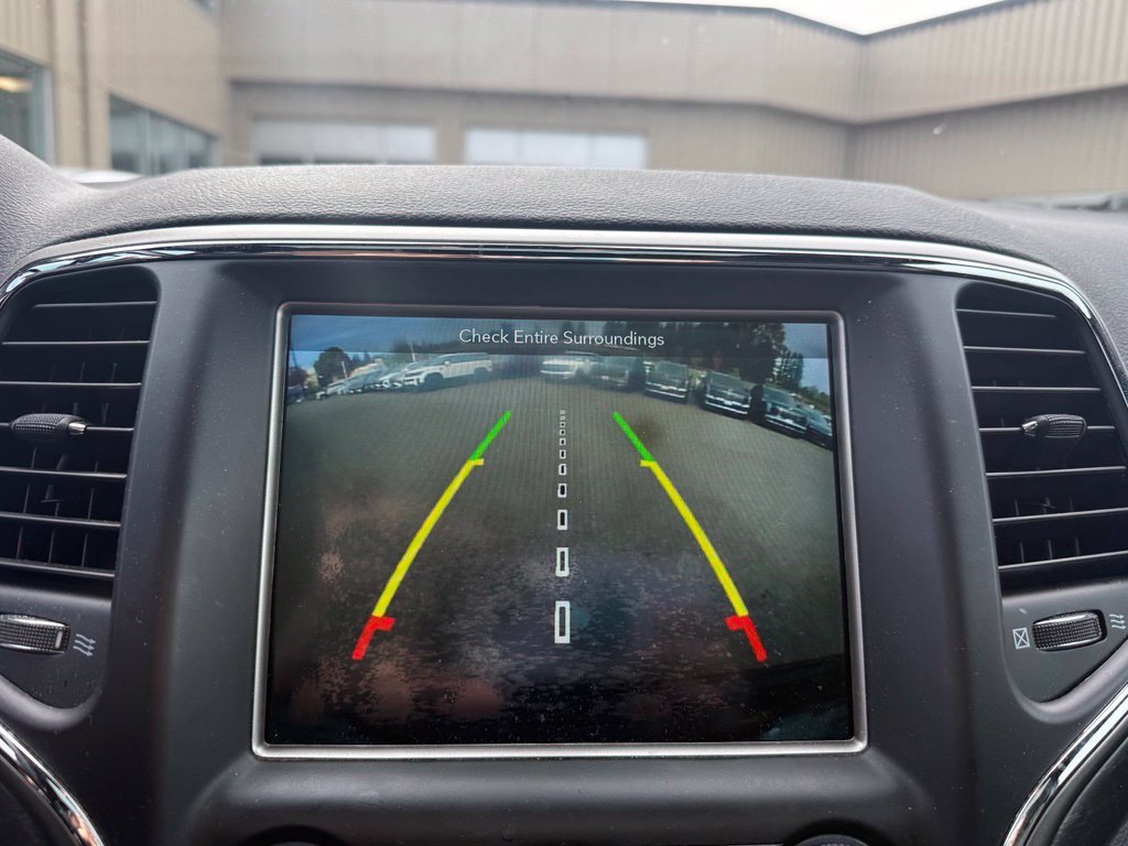 Used 2018 Jeep Grand Cherokee Altitude AWD/4WD image 15