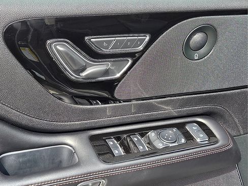 Used 2023 Lincoln Aviator Reserve w/ Elements Package Plus AWD/4WD image 14