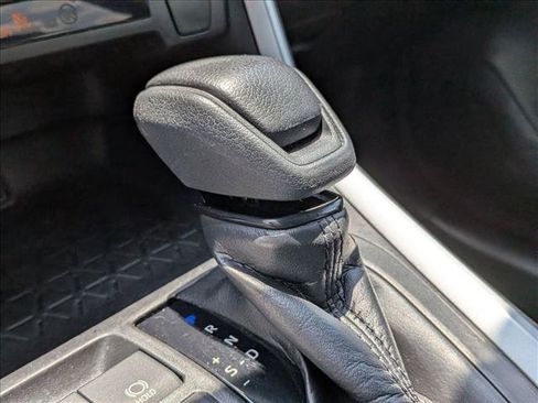 Used 2020 Toyota RAV4 XLE w/ Carpet Mat Package AWD/4WD image 10