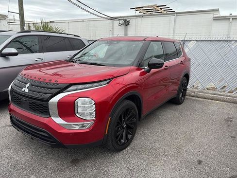 Used 2022 Mitsubishi Outlander SEL Black Edition image 3