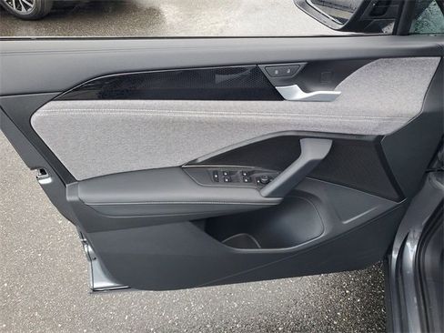 Certified 2025 Volkswagen Tiguan S image 12