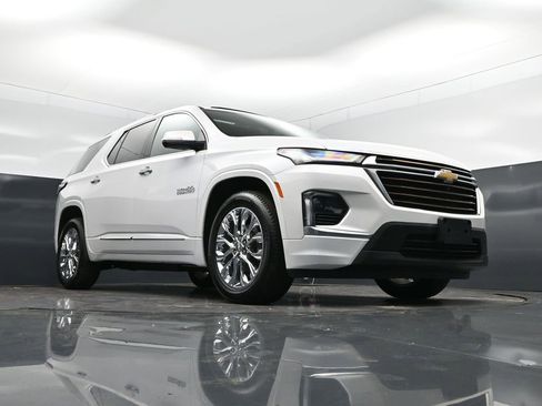 Used 2023 Chevrolet Traverse High Country image 44