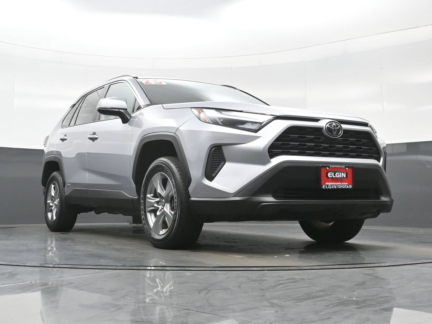 Used 2025 Toyota RAV4 XLE AWD/4WD image 26