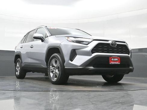 Used 2025 Toyota RAV4 XLE AWD/4WD image 26