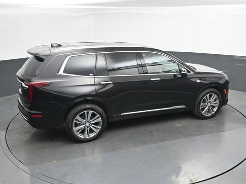 Used 2025 Cadillac XT6 Premium Luxury AWD/4WD image 32