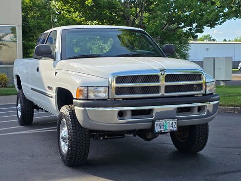Used 2001 Dodge Ram 2500 Truck 4x4 Quad Cab image 2