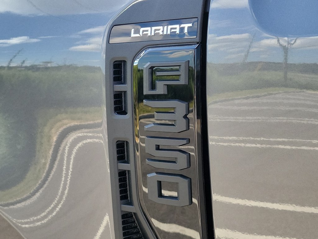 New 2026 Ford F350 Lariat w/ Black Appearance Package AWD/4WD image 6
