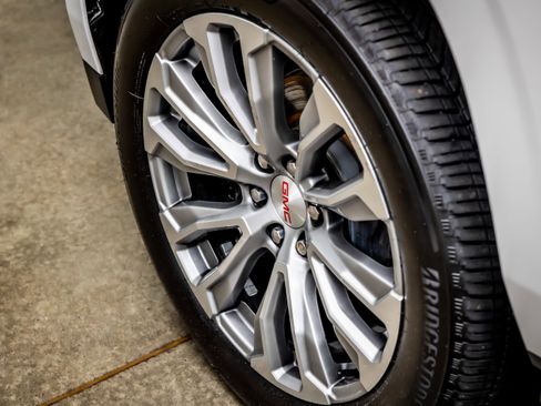 Used 2021 GMC Yukon XL Denali w/ Denali Ultimate Package image 18