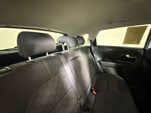 Used 2022 Kia Niro LXS FWD image 25