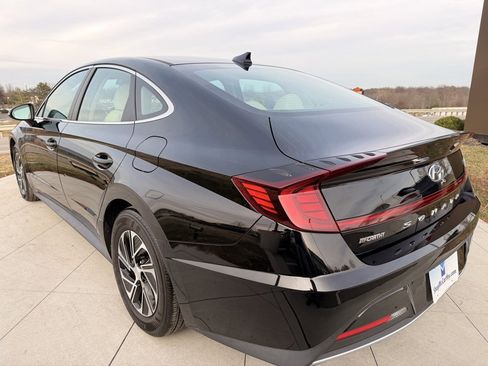 Used 2023 Hyundai Sonata Blue image 3