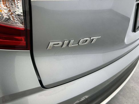 Used 2022 Honda Pilot Touring image 10
