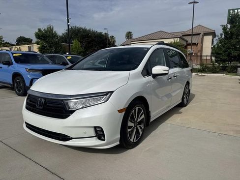 Used 2022 Honda Odyssey Touring image 3