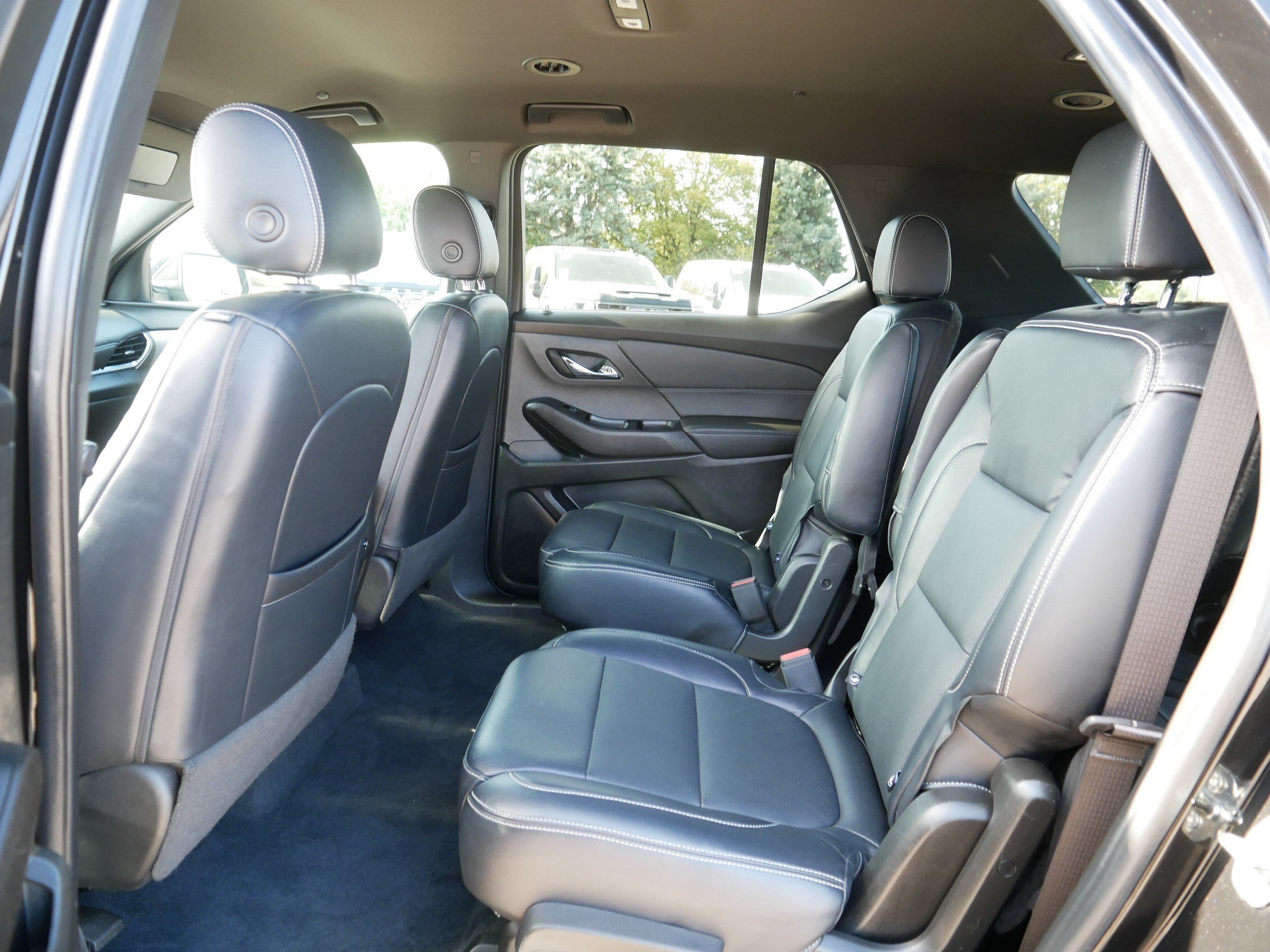 Used 2023 Chevrolet Traverse LT AWD/4WD image 35