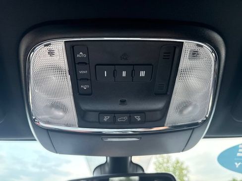 Used 2021 Jeep Grand Cherokee Limited AWD/4WD image 14