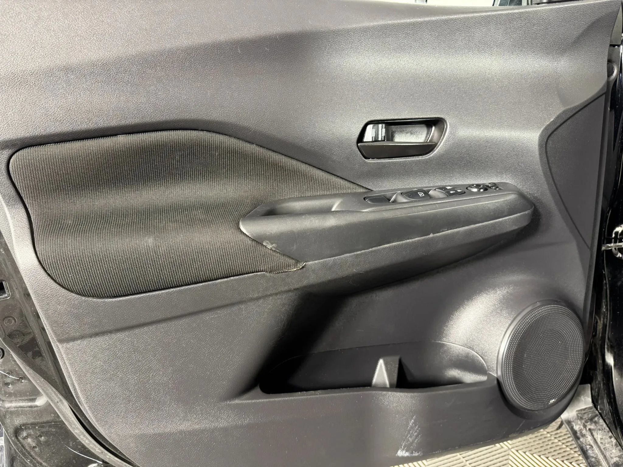 Used 2022 Nissan Kicks S FWD image 35