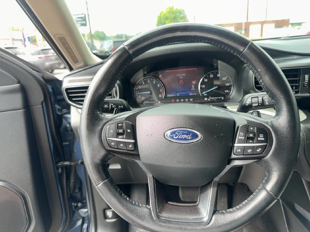 Used 2020 Ford Explorer XLT w/ Equipment Group 202A AWD/4WD image 18