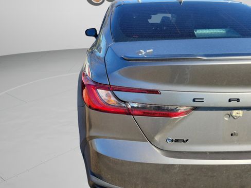 Used 2025 Toyota Camry SE image 18