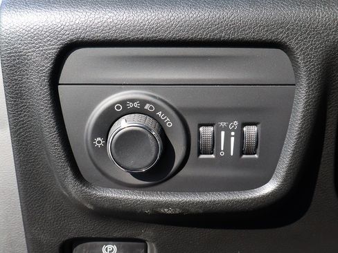 New 2026 Jeep Grand Cherokee Altitude AWD/4WD image 11