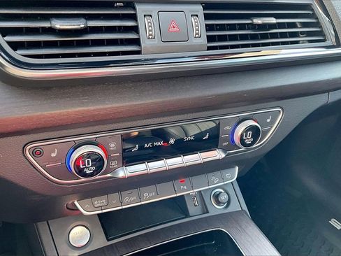 Certified 2023 Audi Q5 2.0T Premium w/ Convenience Package image 16