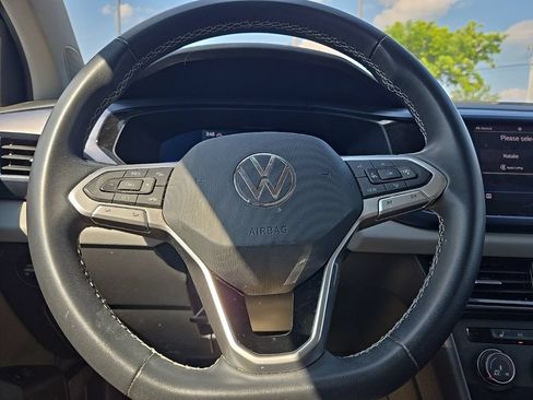 Used 2022 Volkswagen Taos SE FWD image 14