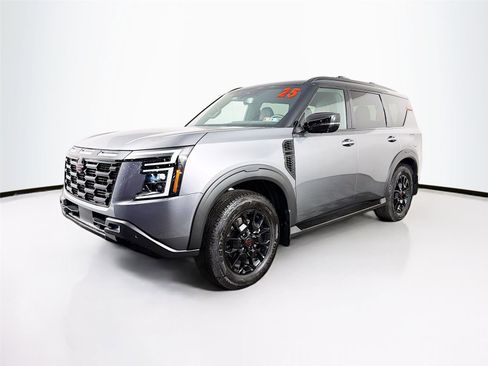 Used 2025 Nissan Armada PRO-4X w/ Pro-4X Premium Package AWD/4WD image 3
