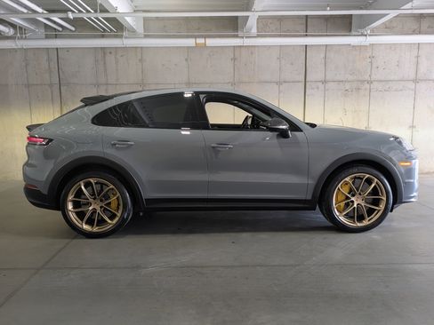 Certified 2025 Porsche Cayenne Turbo GT AWD/4WD image 10