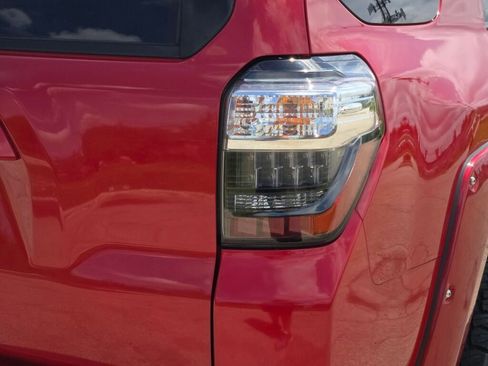 Used 2018 Toyota 4Runner SR5 Premium AWD/4WD image 11