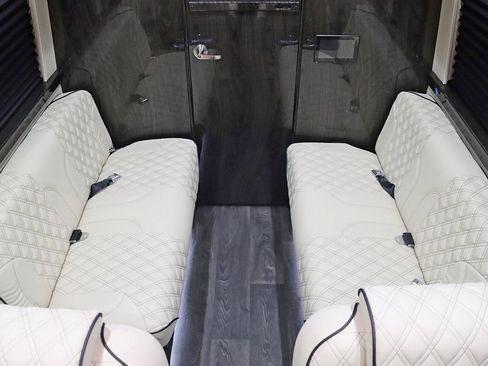 Used 2024 Mercedes-Benz Sprinter 3500 image 34