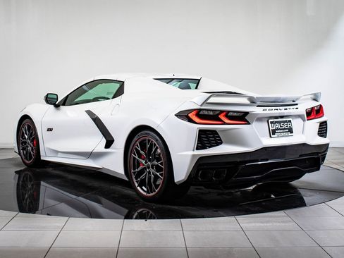 Used 2023 Chevrolet Corvette Stingray Premium Conv w/ Z51 Performance Package image 12