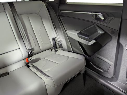 Certified 2025 Audi Q3 2.0T Premium image 14