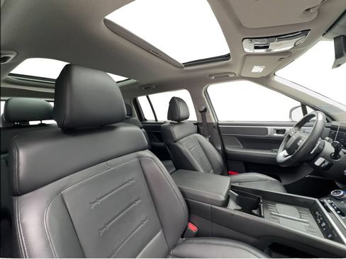 Used 2025 Hyundai Santa Fe Limited AWD/4WD image 33