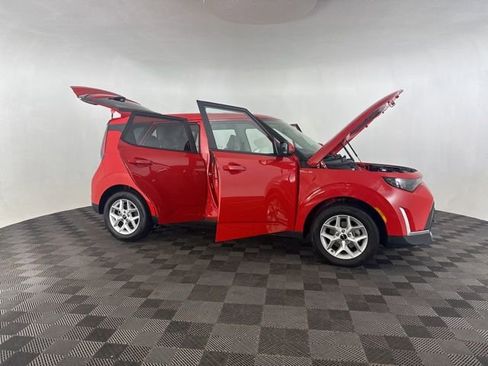 Certified 2025 Kia Soul LX w/ LX Technology Package image 14