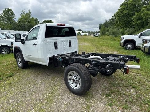 New 2025 GMC Sierra 3500 Pro w/ Convenience Package RWD image 7