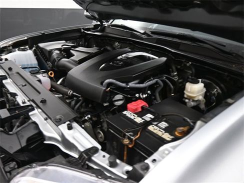 Used 2022 Toyota Tacoma TRD Off-Road image 10