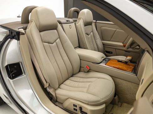 Used 2005 Cadillac XLR image 27