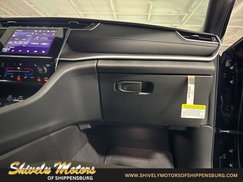 New 2025 Jeep Grand Cherokee L Laredo w/ Luxury Tech Group I image 45