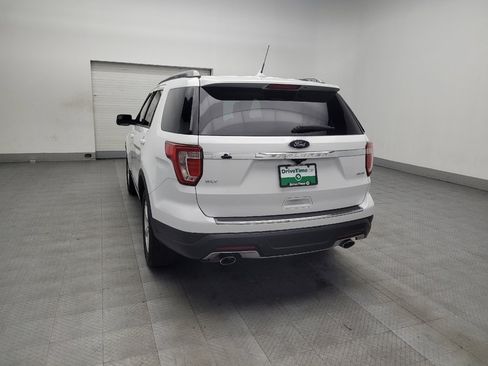 Used 2018 Ford Explorer XLT w/ Equipment Group 201A image 5