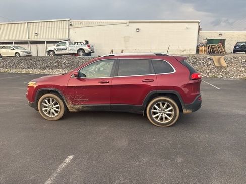 Used 2017 Jeep Cherokee Limited image 7