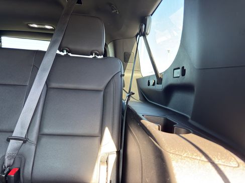 Certified 2023 Chevrolet Suburban Z71 image 35